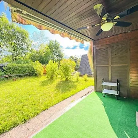 Ebony, Kleines Nurdachhaus In Direkter Waldrandlage *