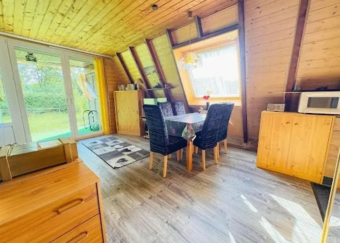 Ebony, Kleines Nurdachhaus In Direkter Waldrandlage 펜션 *