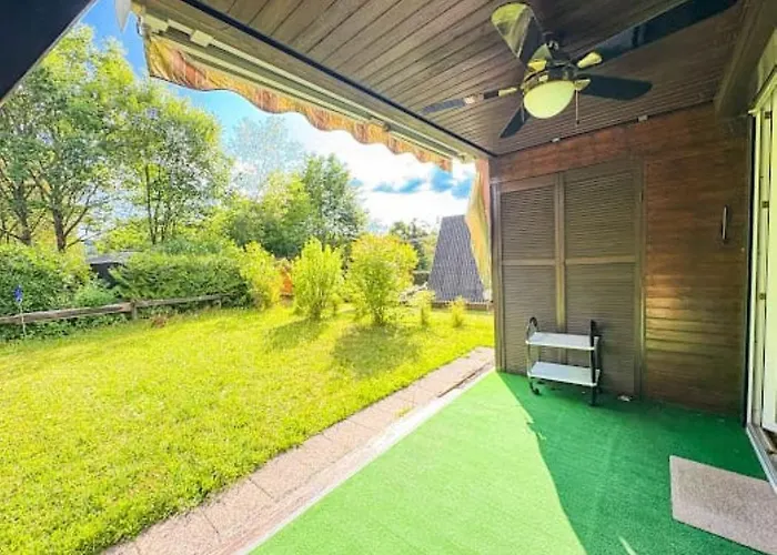 Ebony, Kleines Nurdachhaus In Direkter Waldrandlage *