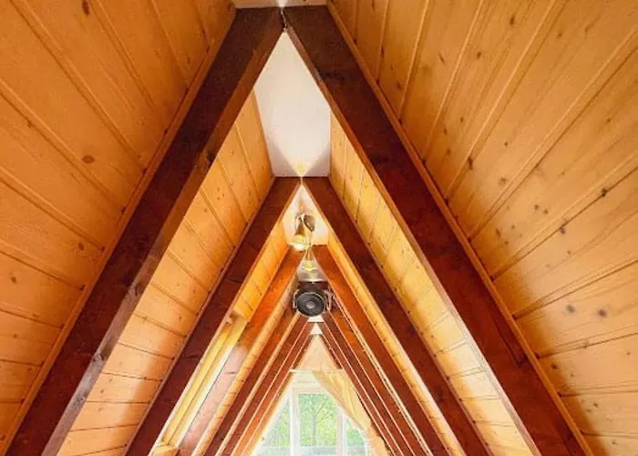 Ebony, Kleines Nurdachhaus In Direkter Waldrandlage *